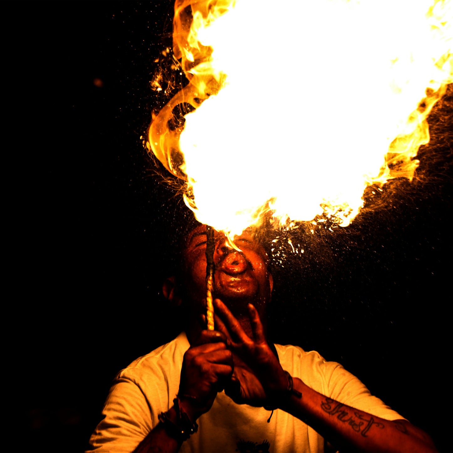 Spectacle Cracheur de Feu - Palais Freedom